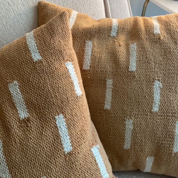 Orange throw pillows - Picture 3 of 3